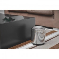 LIXEIRA INOX TRAMONTINA COM TAMPA BASCULANTE ACABAMENTO POLIDO E BASE EM POLIPROPILENO 7L